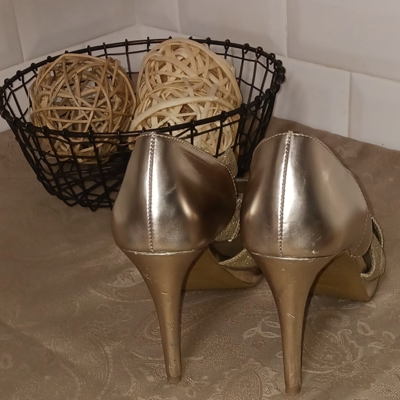 Fioni Gold Open Toed Heels Size 9 - Picture 4 of 12